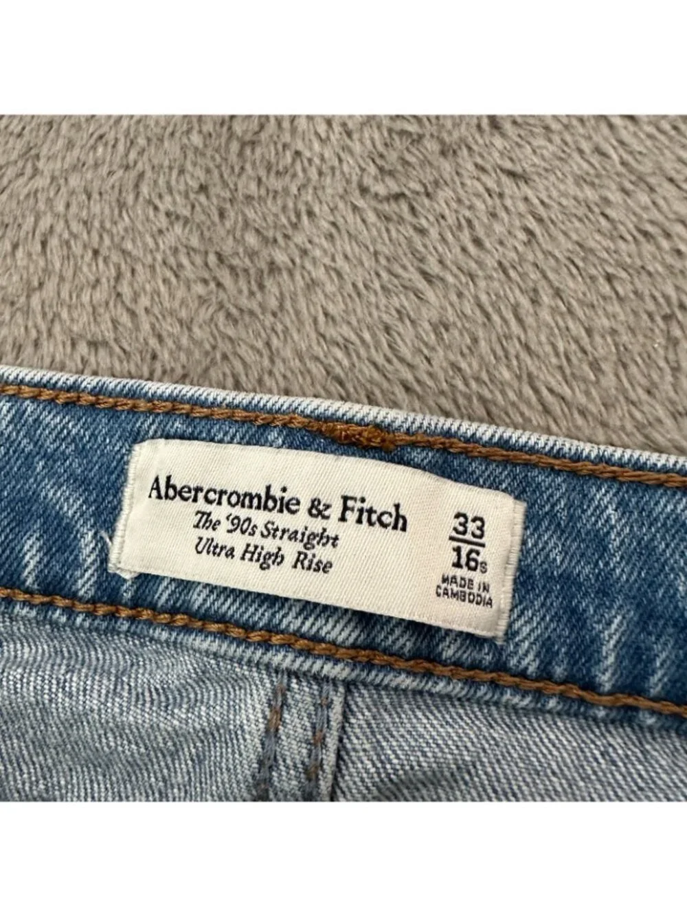 Abercrombie & Fitch The 90s Straight Ultra High Rise Jeans 33 16 Short